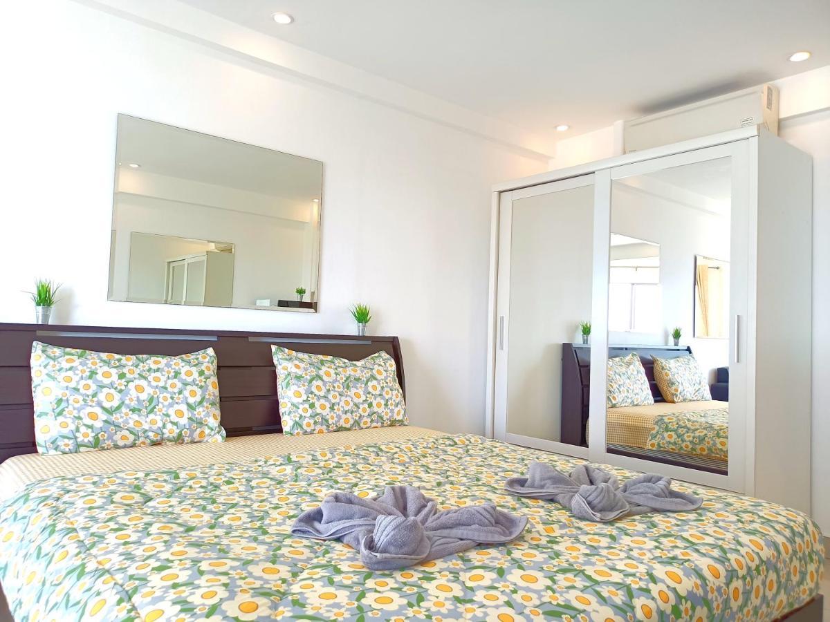 Sea View Beachfront Condos Pattaya Jomtien Beach Extérieur photo