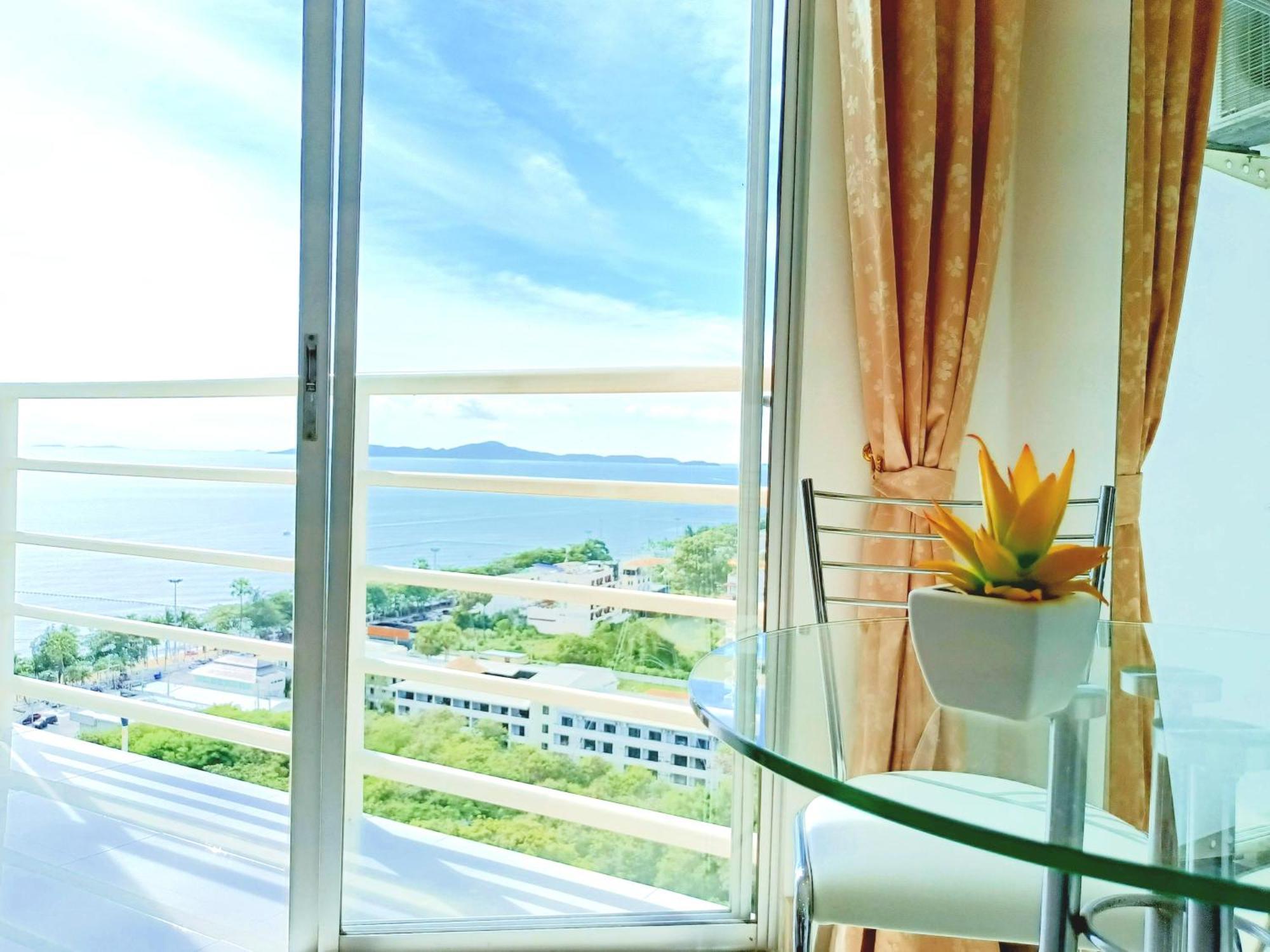Sea View Beachfront Condos Pattaya Jomtien Beach Extérieur photo